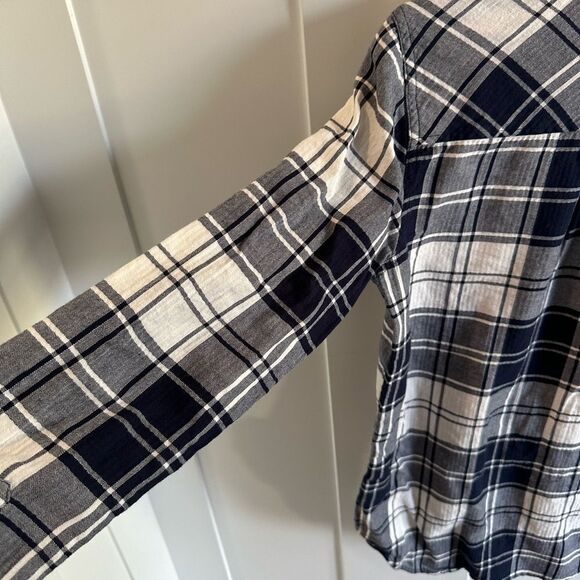 J.Crew Plaid Navy and White Shirt 4 tall - Picture 4 of 9